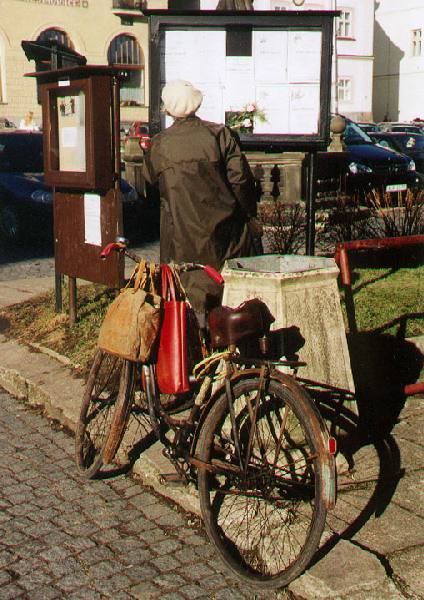 I po trncti dnech mm svdom zasten tmou, mnoz fotografov svj morln kodex dvno vytratili z mysl, m vak tahle fotka stle mrz. Vlastn ne pln mrz, kdy j dvm na Totem, ale sp ds, e ani j neznm hranice.